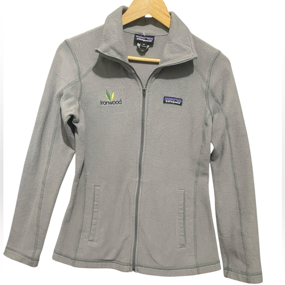 Patagonia Women’s Gray Fleece Stand Collar Zip Athletic Sweater Jacket